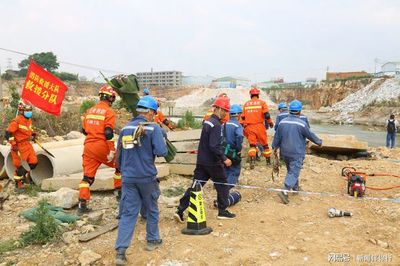 居安思危 防患未然——陆良供电局参加地震联合演习侧记